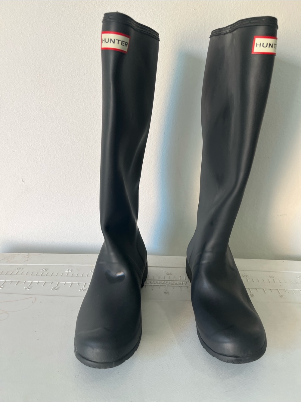 Hunter Black Tall Rubber Rain Boots with Red-Trim Logo - Picture 5 of 8